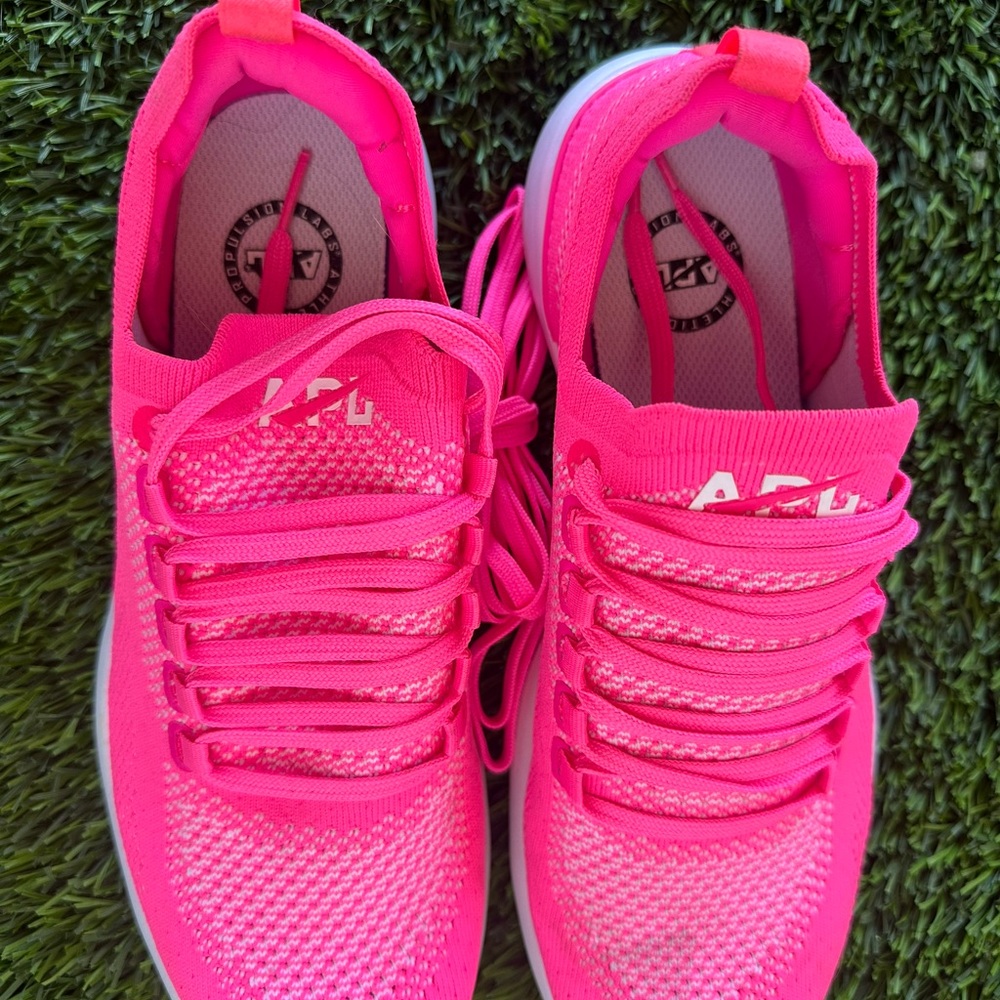 APL Techloom Breeze Hot Pink Knit Athletic Sneakers 8.5